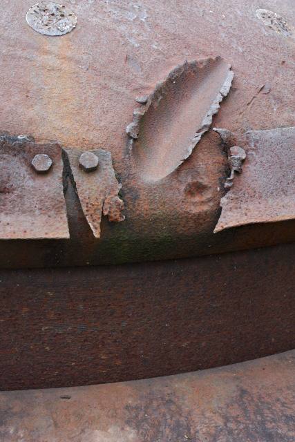 Ligne Maginot - COUCOU - A20 - (Ouvrage d'infanterie) - Bloc 2
Impact sur la tourelle de mitrailleuse - www.arnaultjl-photo.com