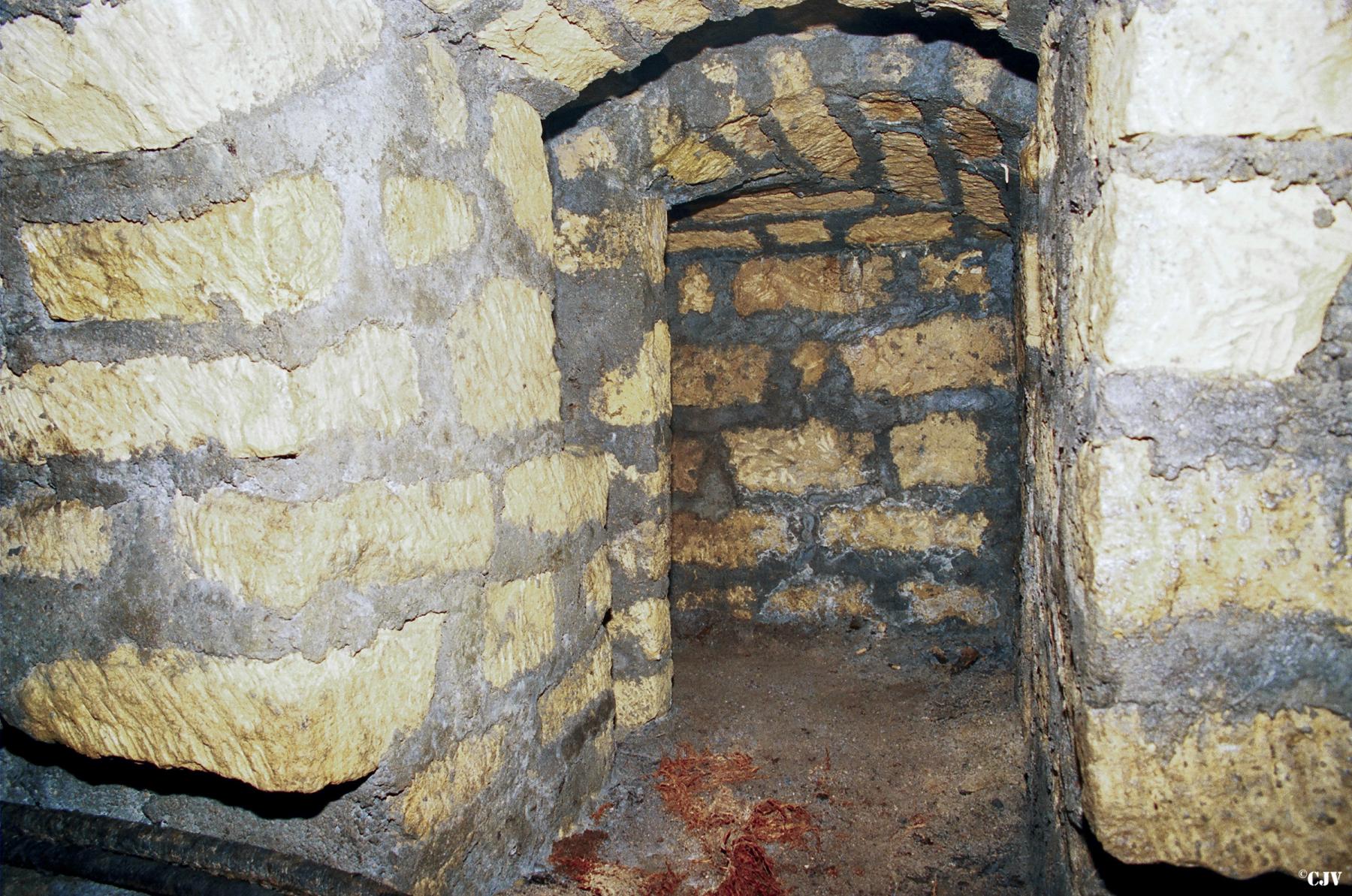 Ligne Maginot - COUCOU - A20 - (Ouvrage d'infanterie) - Un niche a mines dans la galerie - Lia VERMEULEN