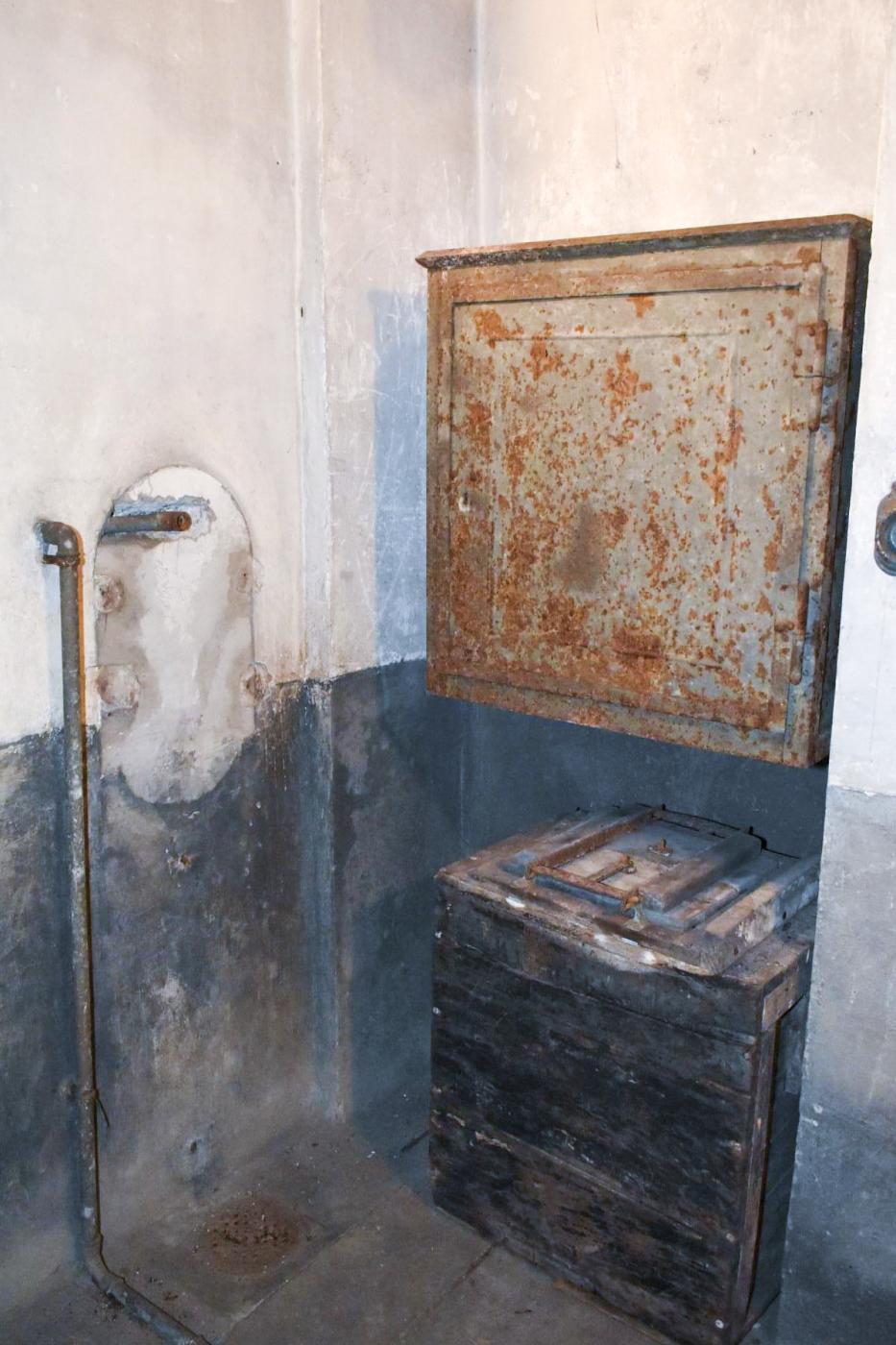 Ligne Maginot - HEIDENBUCKEL - (Abri) - Emplacement d'un lavabo et armoire de stockage des matériels téléphoniques - Daniel Froehly