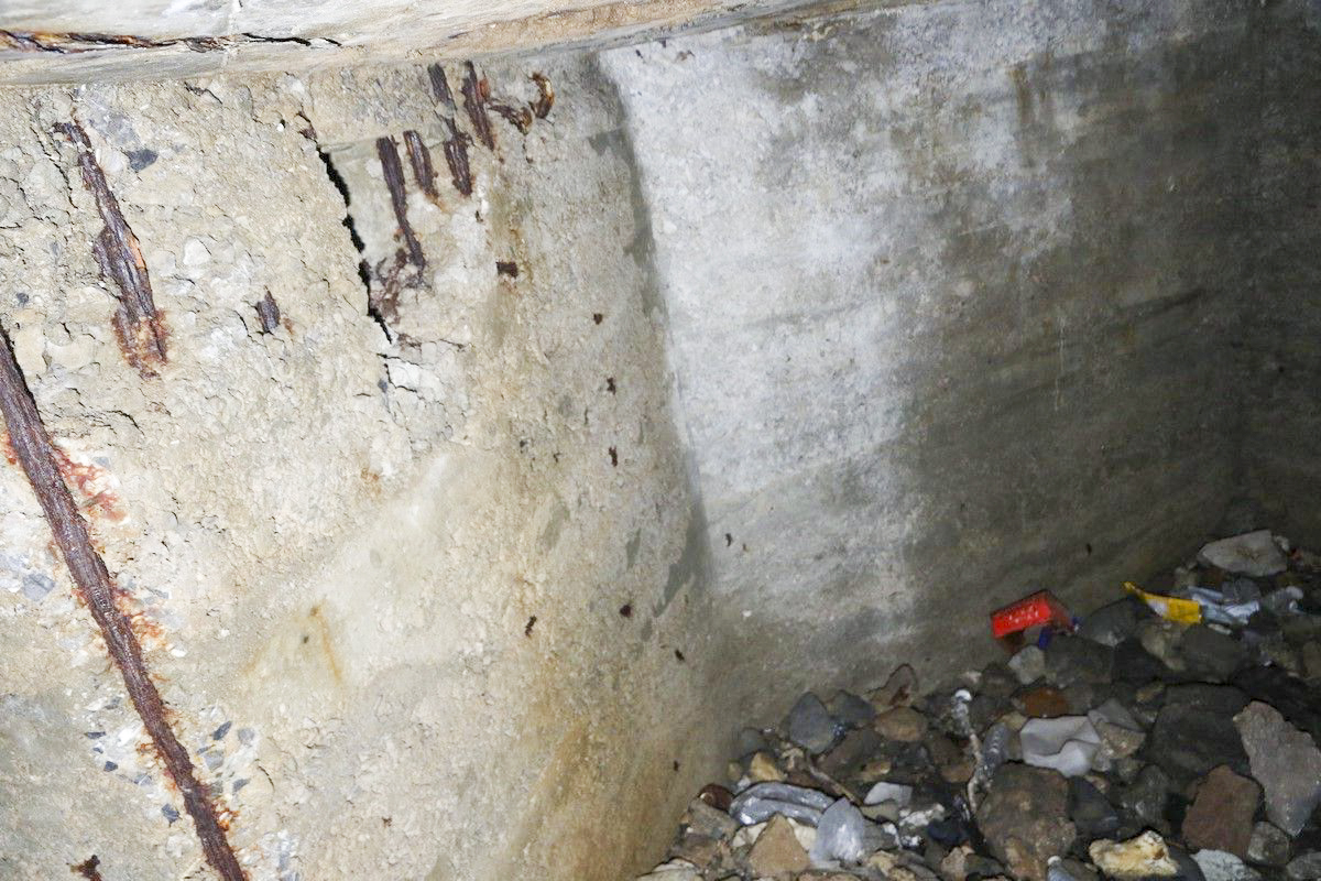 Ligne Maginot - B13 - PAS DE LA PORTE SUD - SA-7 - (Blockhaus pour arme infanterie) - Tentative de photo du sous-sol - Alain Perouffe