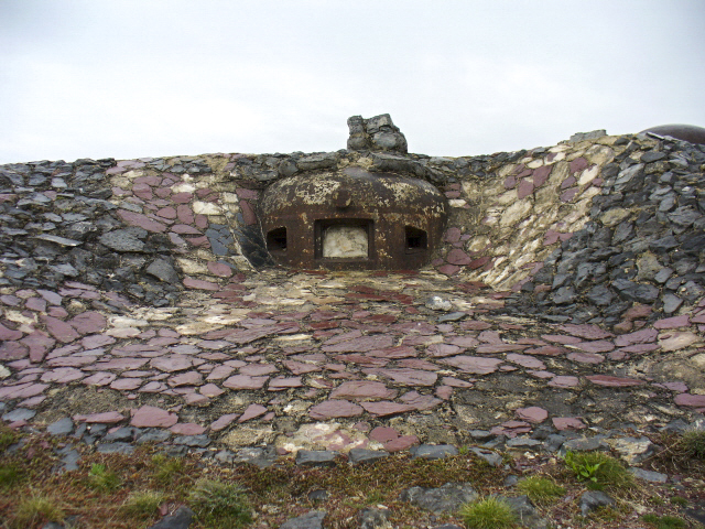 Ligne Maginot - RIMPLAS (RS) (Ouvrage d'artillerie) - Bloc 3
La cloche JM avec son camouflage en pierres locales