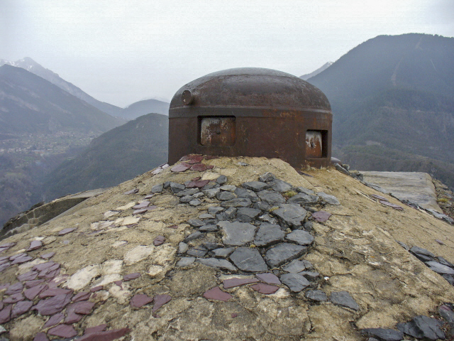 Ligne Maginot - RIMPLAS (RS) - (Ouvrage d'artillerie) - Bloc 3
La GFM la plus haute de l'ouvrage avec une vue à 360° - Marc ENDINGER