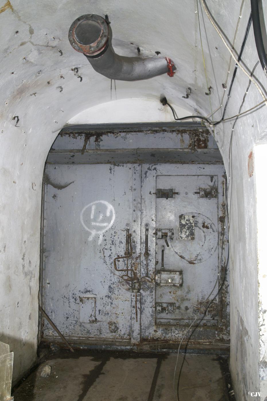 Ligne Maginot - RIMPLAS (RS) - (Ouvrage d'artillerie) - Entrée des hommes - Lia VERMEULEN