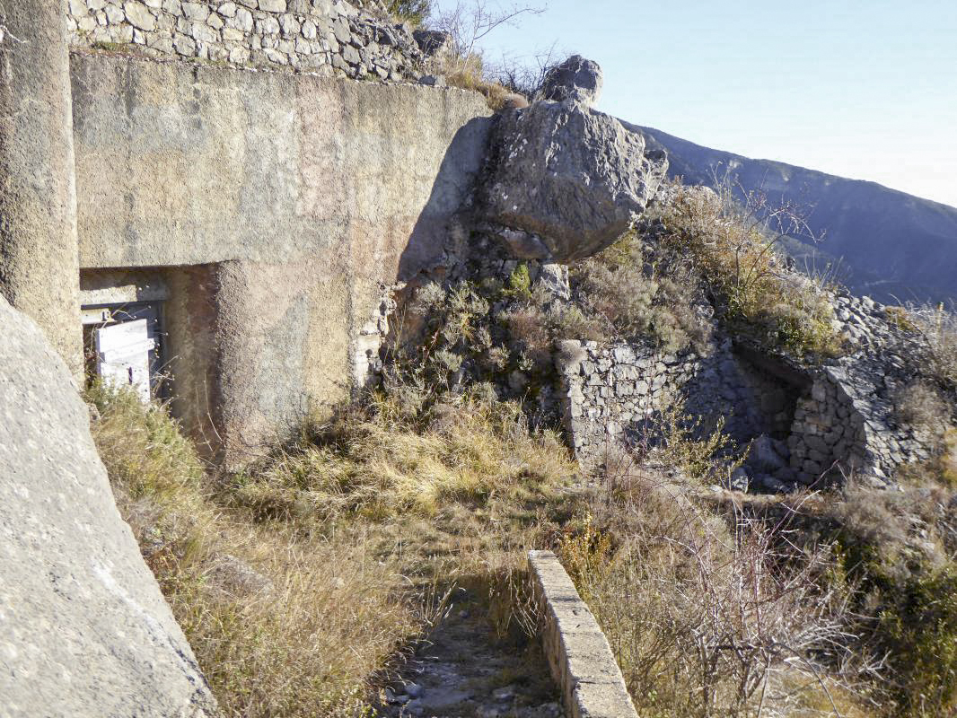 Ligne Maginot - RIMPLAS (RS) - (Ouvrage d'artillerie) - La plateforme à droite de la sortie du bloc 2 - ELLENA - CUNY