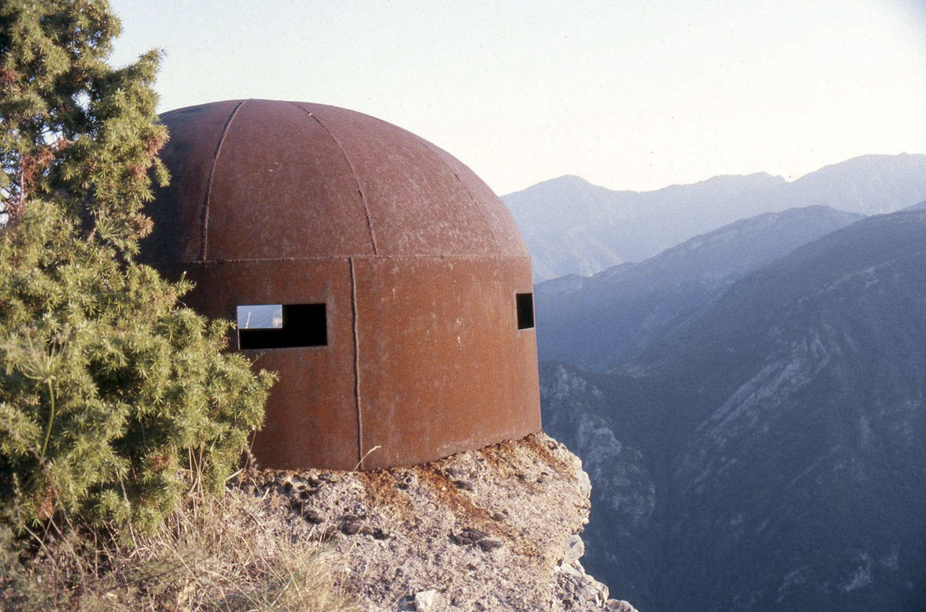 Ligne Maginot - RIMPLAS (RS) - (Ouvrage d'artillerie) - L'une des fausses cloches sur les dessus de l'ouvrage - Dominique KEMMEL