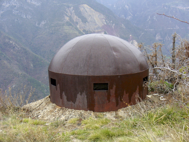 Ligne Maginot - RIMPLAS (RS) - (Ouvrage d'artillerie) - Vue de l'une des fausses cloches - Marc ENDINGER