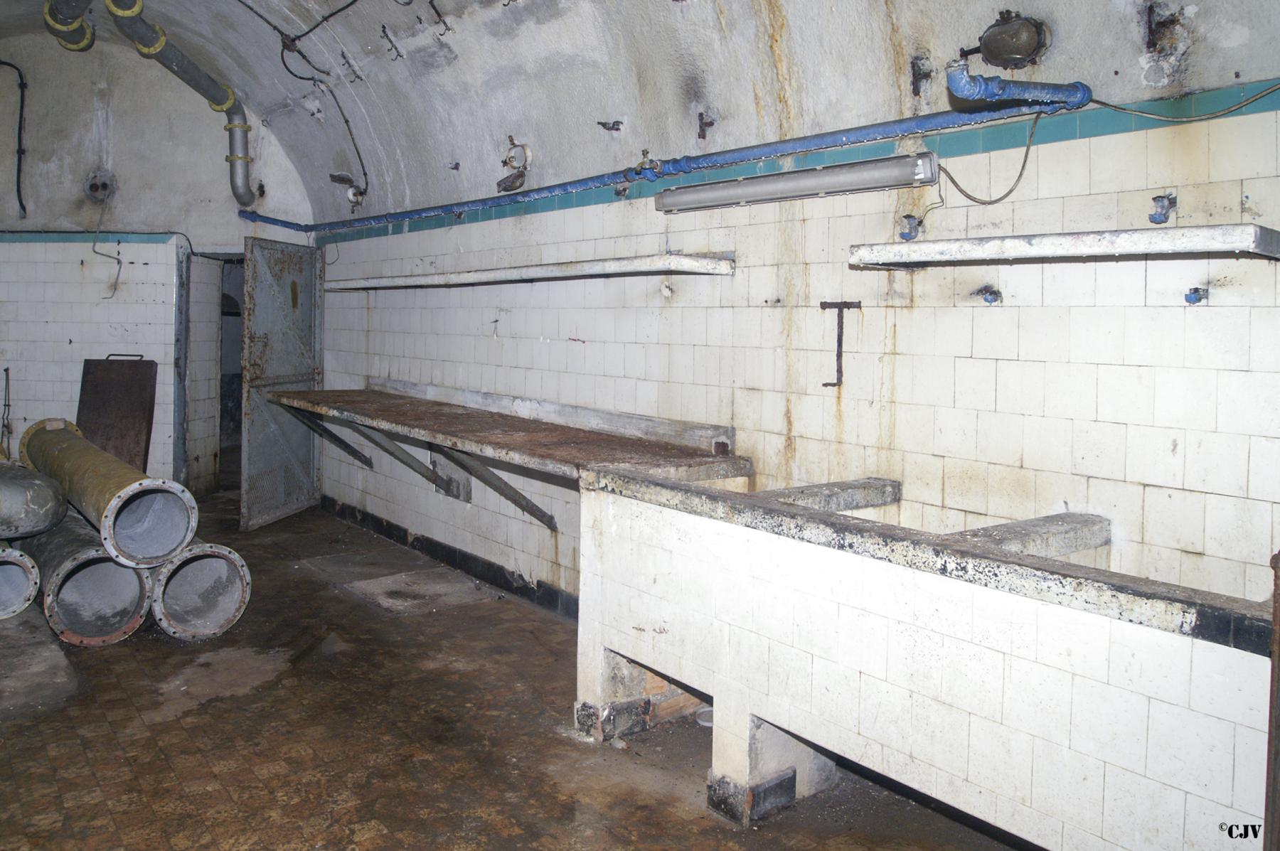 Ligne Maginot - RIMPLAS (RS) - (Ouvrage d'artillerie) - Casernement
La cuisine troupe - Lia VERMEULEN