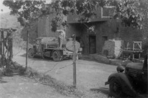 Ligne Maginot - THONNELLE - (Ouvrage d'infanterie) - Bloc 3
Ravitaillement de l'ouvrage en gas-oil par camion