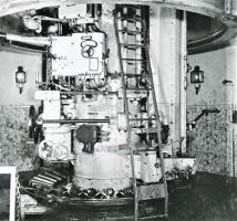 Ligne Maginot - HACKENBERG - A19 - (Ouvrage d'artillerie) - Bloc 10 - la tourelle de mortiers de 81 mm
Vue de l'étage inférieur; la tourelle est  éclipsée (position basse)
