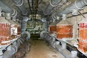 Ligne Maginot - MOLVANGE - A9 - (Ouvrage d'artillerie) - Entrée des hommes
Salle des filtres au pied du bloc