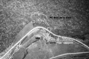 Ligne Maginot - BOIS DE LA COTE (169° RIF) - (PC de Sous-Secteur) - Vue aérienne du PC du Bois de la Côte le 11 mars 1940.
Le parcours de la voie de 60 est également bien visible.