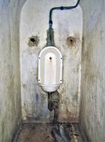 Ligne Maginot - LAVOIR - (Ouvrage d'artillerie) - Bloc 4
Urinoir dans la galerie