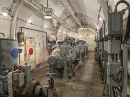 Ligne Maginot - SAINT ROCH (SHR) - (Ouvrage d'artillerie) - L'usine électrique 
Moteurs SMIM 2SR19 et groupe  auxiliaire CLM 1PJ65 au premier plan