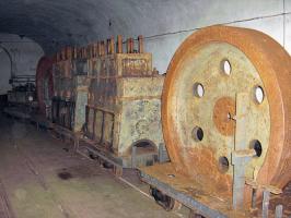 Ligne Maginot - SCHIESSECK - (Ouvrage d'artillerie) - Les groupes électrogènes de l'ouvrage du Kobenbusch stockés dans l'ouvrage du  Schiesseck