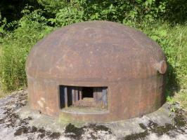 Ligne Maginot - GALGENBERG - A15 - (Ouvrage d'artillerie) - L'entrée des hommes
La cloche GFM coté droit