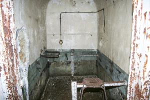 Ligne Maginot - GALGENBERG - A15 - (Ouvrage d'artillerie) - Bloc 1
Chambre d'officier au pied du bloc