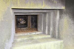 Ligne Maginot - GALGENBERG - A15 - (Ouvrage d'artillerie) - Bloc 2
Créneau pour jumelage de mitrailleuses  interchangeable avec un canon antichar