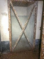 Ligne Maginot - GALGENBERG - A15 - (Ouvrage d'artillerie) - Bloc 4
Etage supérieur
Armoire de stockage des charges avec grille coulissante