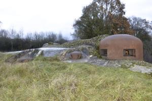 Ligne Maginot - GALGENBERG - A15 - (Ouvrage d'artillerie) - Bloc 5
Cloche GFM type A et champignon de prise d'air