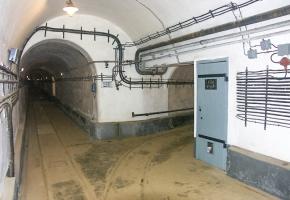 Ligne Maginot - GALGENBERG - A15 - (Ouvrage d'artillerie) - Intersection entre la galerie principale, la galerie  menant vers l'usine électrique et l'entrée homme et celle menant vers les blocs 5 et 6  et le PC d'ouvrage.
A cet endroit est installé le bureau du vaguemestre.