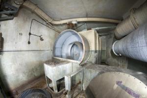 Ligne Maginot - GALGENBERG - A15 - (Ouvrage d'artillerie) - Entrée des hommes, étage inférieur
L'aéro-refroidisseur pour les moteurs initialement installés dans l'usine électrique 
