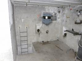 Ligne Maginot - COL DES BANQUETTES (EO7) - (Abri actif) - Le bloc 1
Chambre de tir avec l'accès au local radio par l'échelle métallique