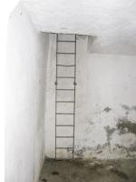 Ligne Maginot - COL DES BANQUETTES (EO7) - (Abri actif) - Le bloc 1
L'accès au local radio depuis la chambre de tir