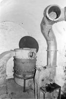 Ligne Maginot - COL DES BANQUETTES (EO7) - (Abri actif) - Le système de ventilation et de filtrage de l'air.
Noter les que pédales prévues ne sont pas positionnées normalement. Elles sont prévues pour l'utilisation avec un pédalier (voir ci après)