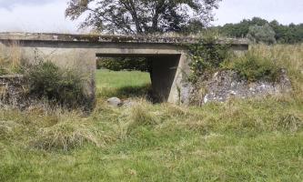 Ligne Maginot - VF60 - Antenne Métrich - Pont de la Canner n°1
Etabli sur une décaissement du terrain  servant probalement  de passage pour les vaches ou autre d'un champ à l'autre