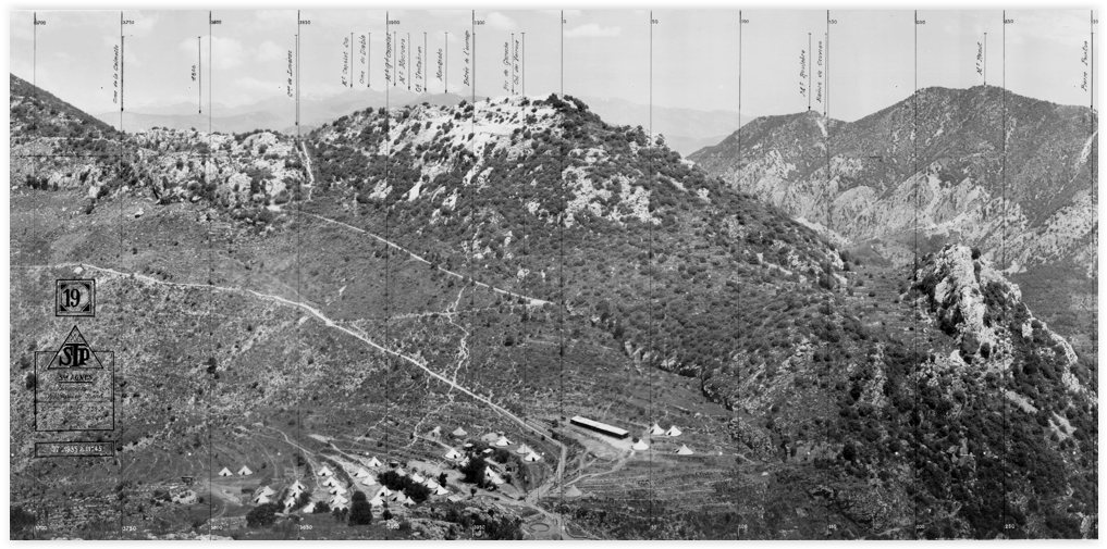 Ligne Maginot - COL DE VERROUX - (Casernement) - Le col de Verroux.
Extrait de la photo panoramique dressée par l'observatoire de Sirricocca Nord en 1935. - Inconnu