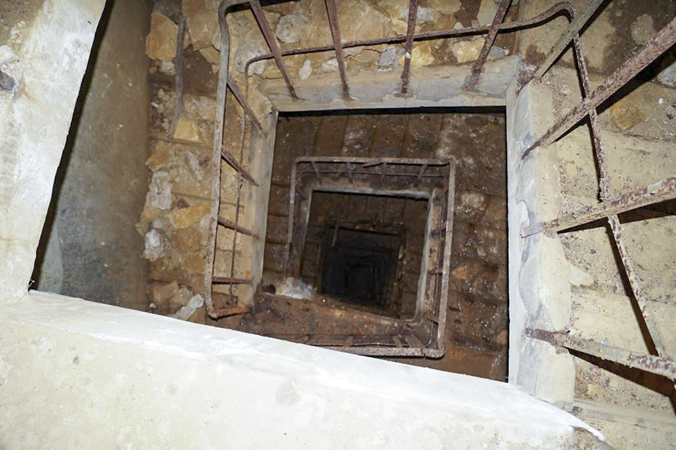 Ligne Maginot - MAUVAIS BOIS - A4 - (Ouvrage d'infanterie) - Bloc 2 - BOUCHOUCHA Eric