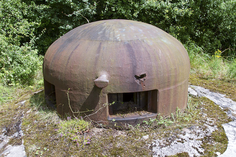 Ligne Maginot - BILLIG - A18 - (Ouvrage d'artillerie) - Entrée mixte
Autre vue de la cloche GFM notée '114'. Noter l'impact au-dessus du créneau - Michel Teiten