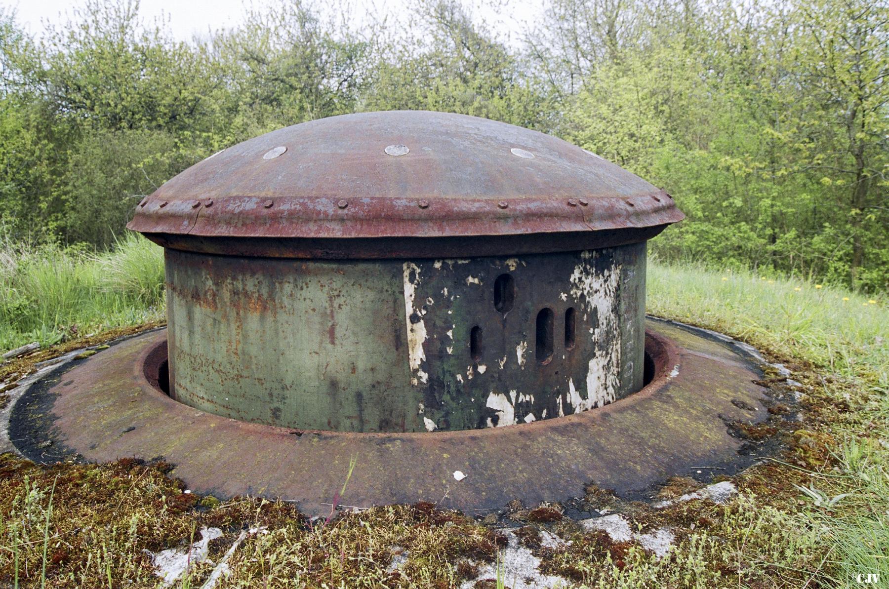 Ligne Maginot - BILLIG - A18 - (Ouvrage d'artillerie) - Bloc 2
La tourelle de mitrailleuses - Lia VERMEULEN