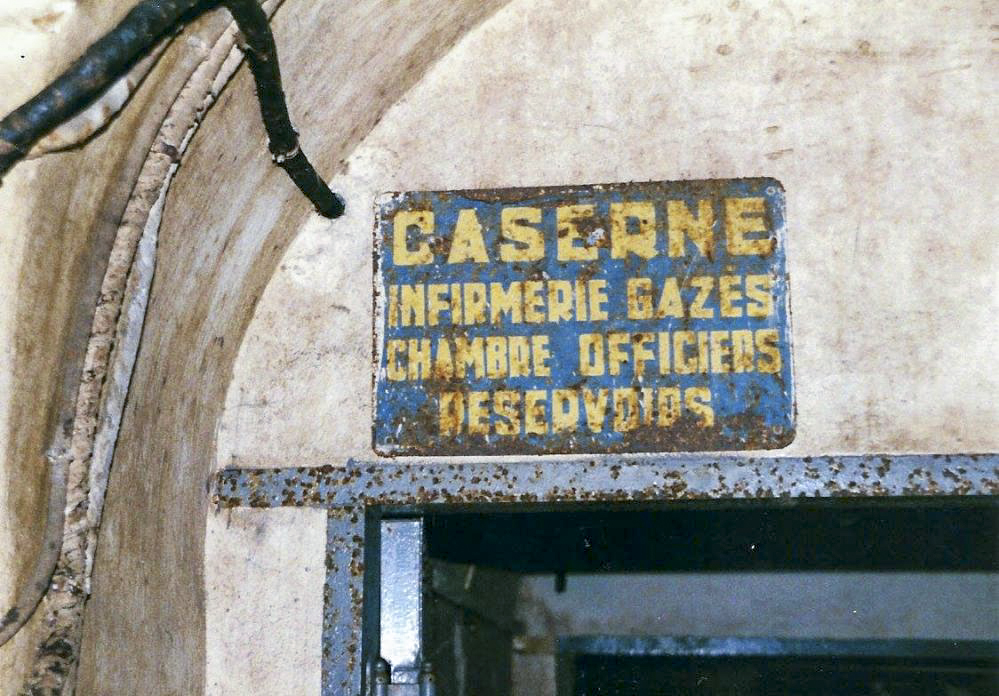 Ligne Maginot - BILLIG - A18 - (Ouvrage d'artillerie) - Caserne
L'un des panneaux signalétiques - GRAMI