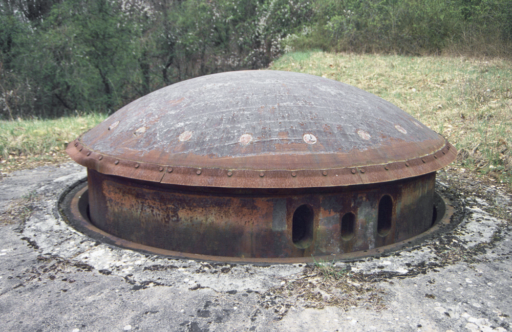 Ligne Maginot - MONT DES WELCHES - A21 - (Ouvrage d'artillerie) - Bloc 2
Tourelle de 75 en batterie - Michel Teiten