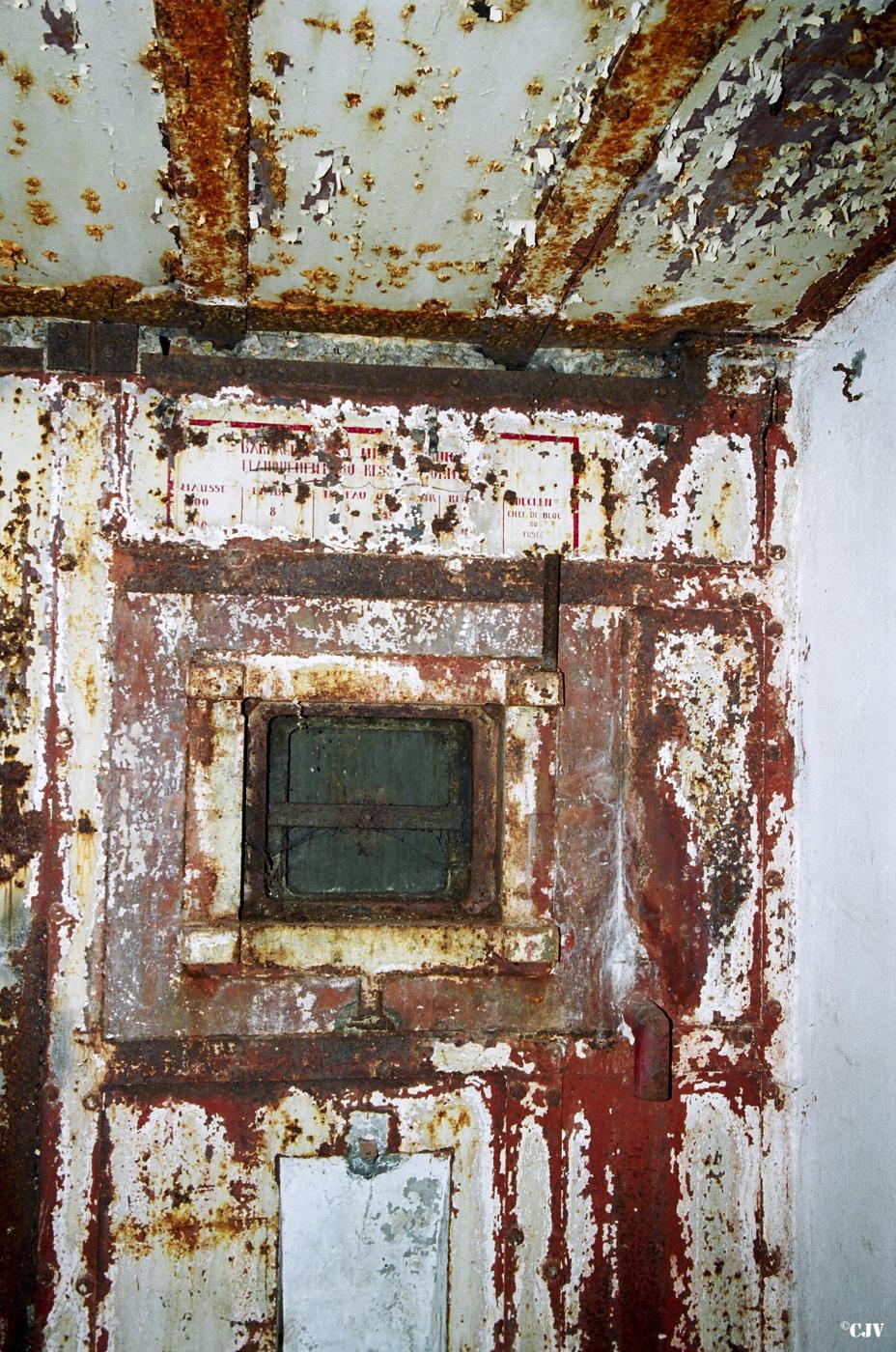 Ligne Maginot - FERME CHAPPY - A1 - (Ouvrage d'infanterie) - Bloc 1
Chambre de tir Ouest - Lia VERMEULEN