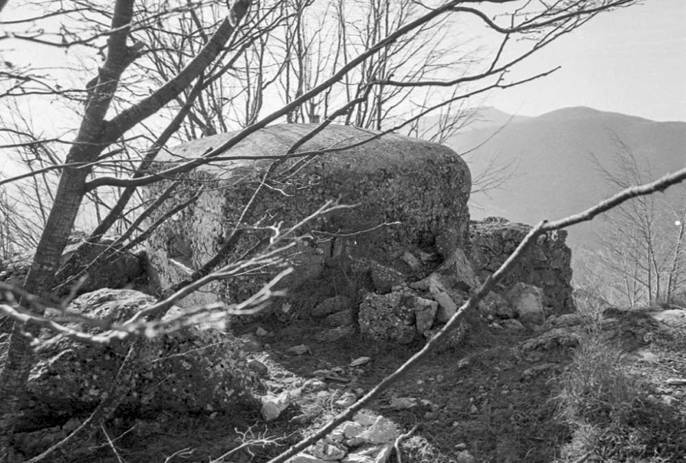 Ligne Maginot - PIERRE POINTUE 2 - (Blockhaus pour arme infanterie) - La 'conciergerie' - LOVINY Alain