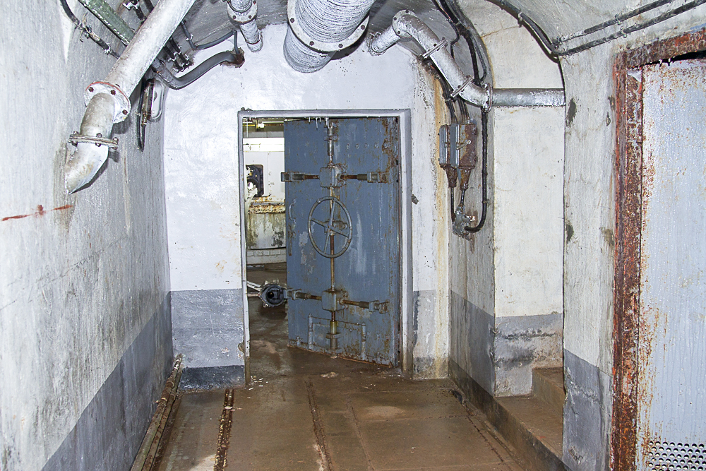 Ligne Maginot - PAS DU ROC - (Ouvrage d'artillerie) - Bloc 3
Entrée de la chambre de tir  - Michel Teiten