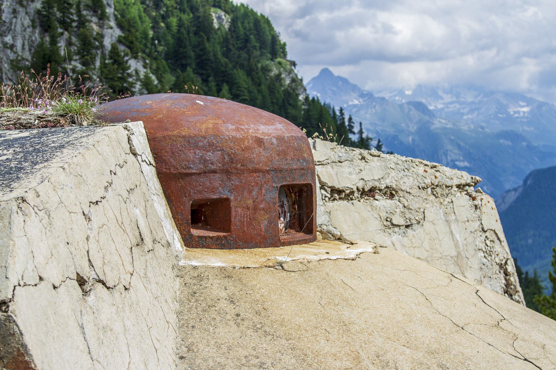 Ligne Maginot - LAVOIR - (Ouvrage d'artillerie) - Bloc 1
Cloche JM - Michel Teiten