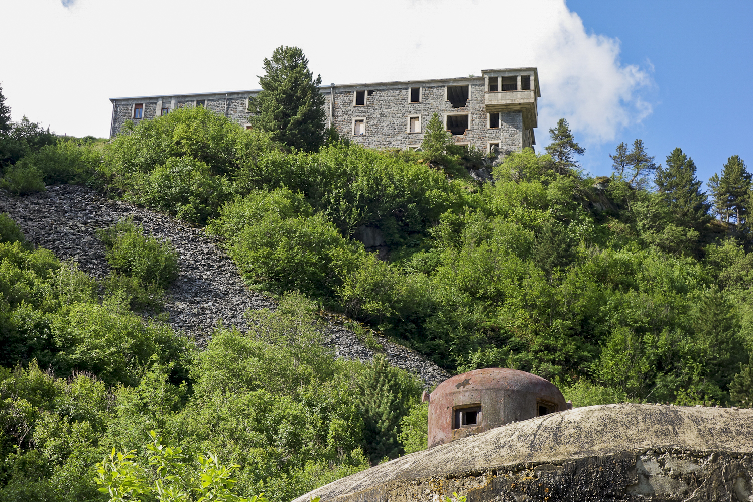 Ligne Maginot - LAVOIR - (Ouvrage d'artillerie) - Casernement du temps de paix vu depuis l'EM de l'ouvrage - Michel Teiten