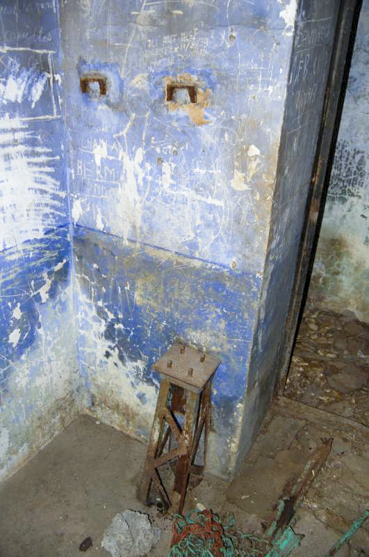 Ligne Maginot - RIEUX ROUX 2 - TUNNEL FERROVIAIRE - (Blockhaus pour arme infanterie) - Reste de ventilateur? - Michal Prasil