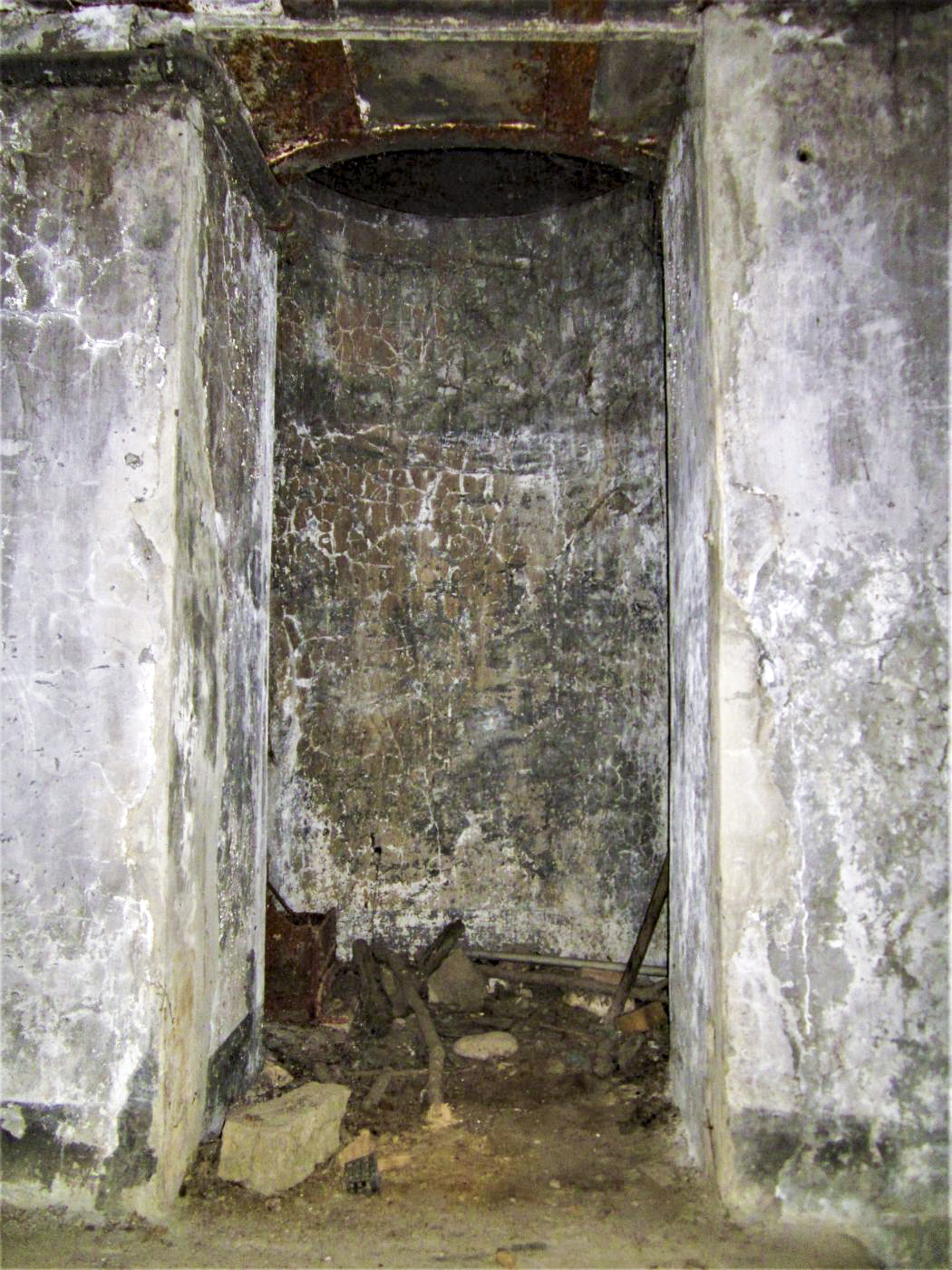 Ligne Maginot - 34/2 - CHALAMPE NORD OUEST - (Casemate d'infanterie - Double) - Accès à la cloche GFM nord - Gregory Fuchs