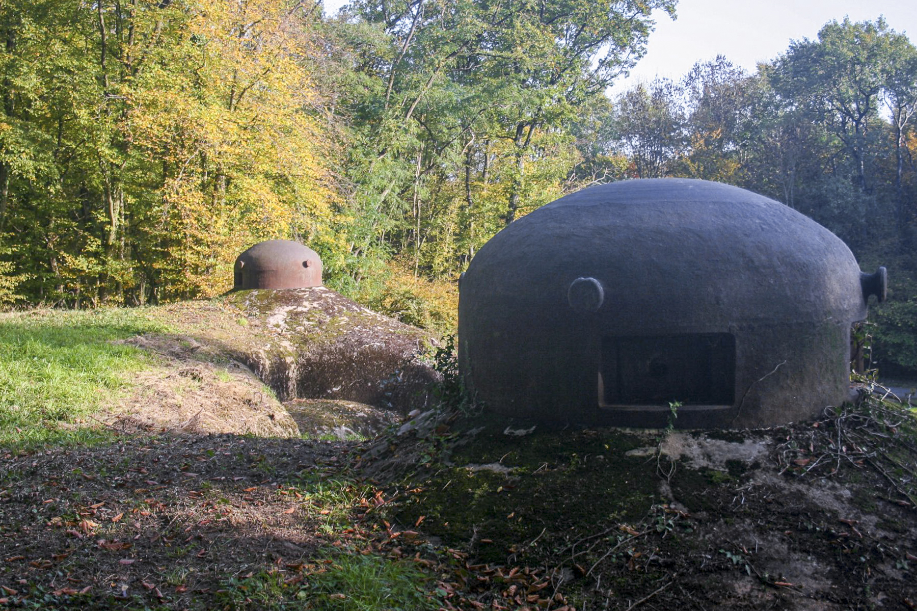 Ligne Maginot - KOBENBUSCH  - A13 - (Ouvrage d'artillerie) - Entrée des munitions
Les deux cloches GFM - Michel Teiten