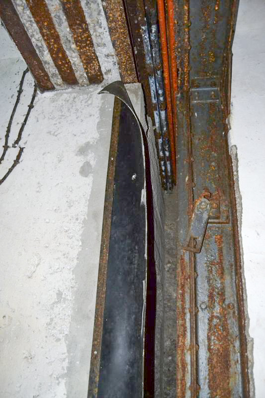 Ligne Maginot - KOBENBUSCH  - A13 - (Ouvrage d'artillerie) - Entrée munitions
Logement de la première porte blindée qui a disparu. - Jules Mathieu
