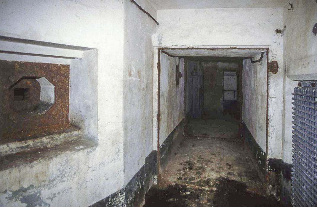 Ligne Maginot - KOBENBUSCH  - A13 - (Ouvrage d'artillerie) - L'entrée des hommes  - Valentin Hemmert