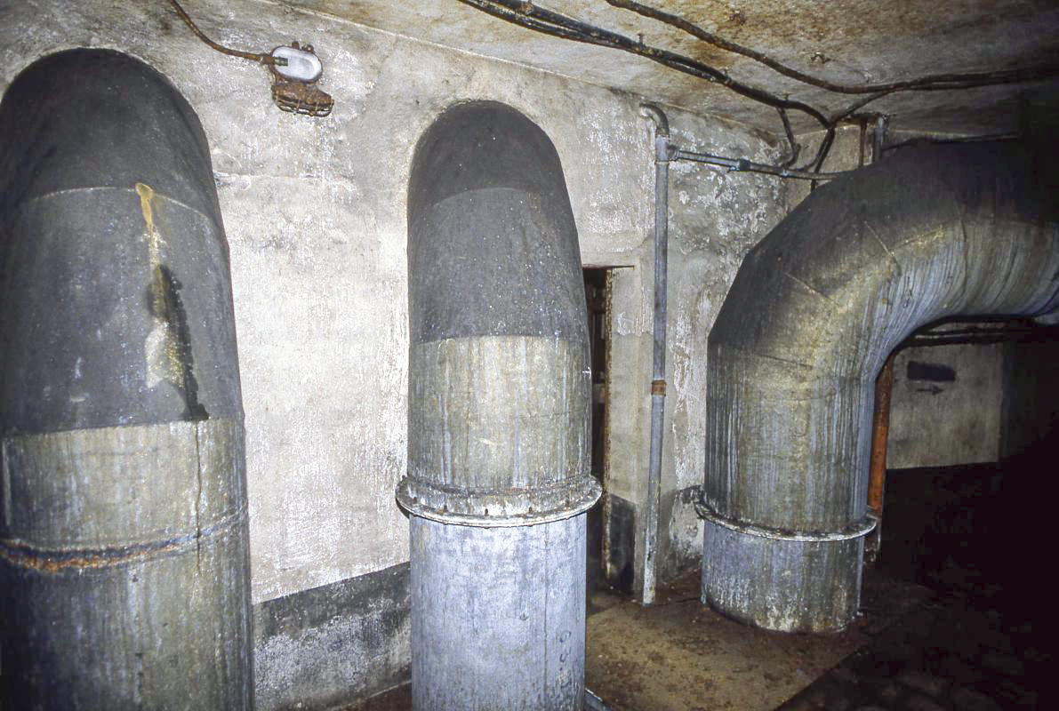Ligne Maginot - KOBENBUSCH  - A13 - (Ouvrage d'artillerie) -    L'entrée des hommes - Valentin Hemmert
