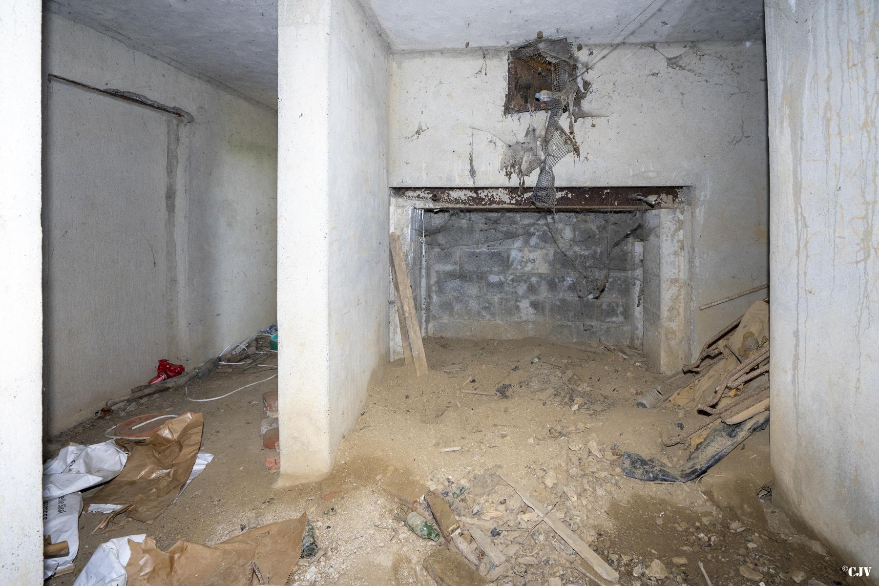 Ligne Maginot - MOULIN DU BOIS - (Blockhaus pour canon) - L'entrée du matériel est muré - Lia VERMEULEN