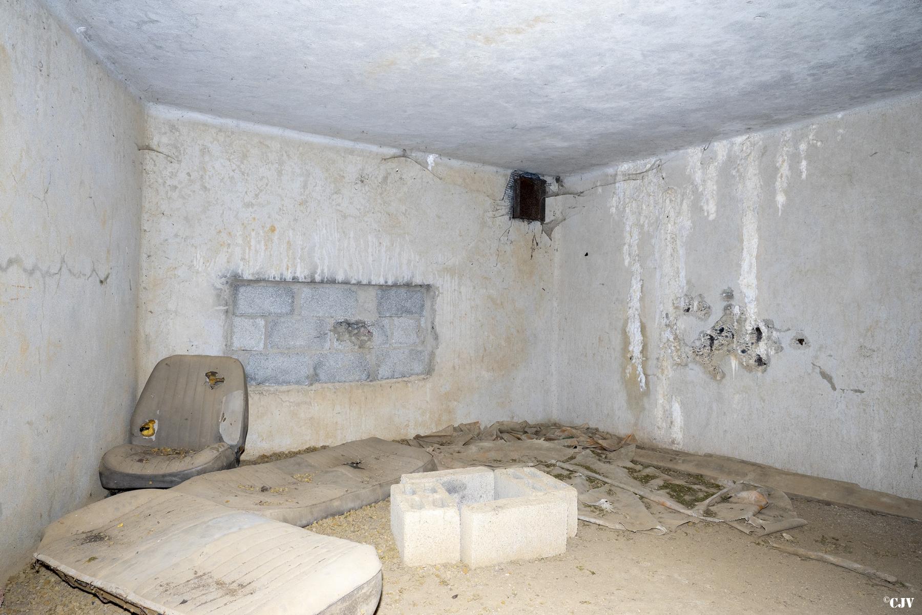 Ligne Maginot - MOULIN DU BOIS - (Blockhaus pour canon) - Chambre de tir - Lia VERMEULEN