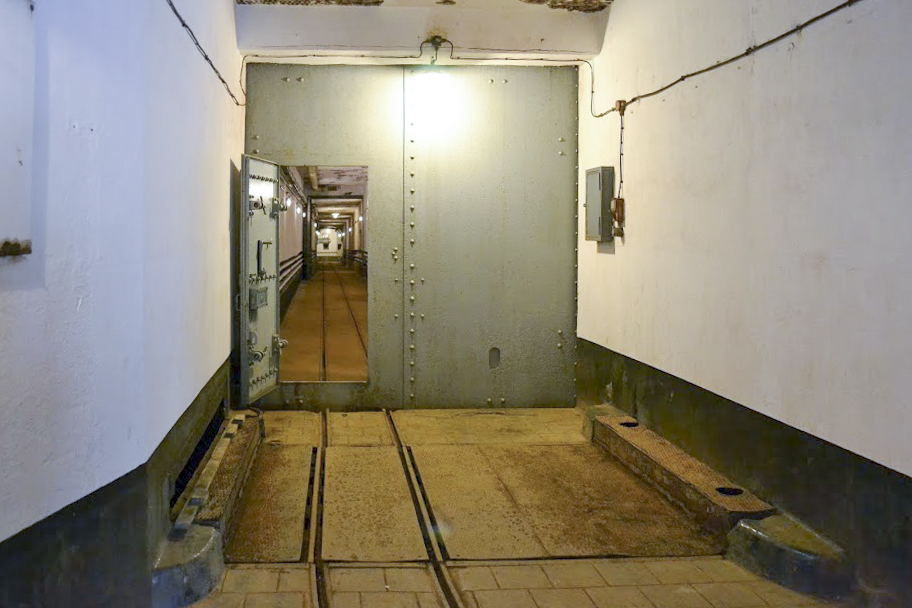 Ligne Maginot - GALGENBERG - A15 - (Ouvrage d'artillerie) - Entrée munitions
La porte blindée et le pont escamotable anti-chars