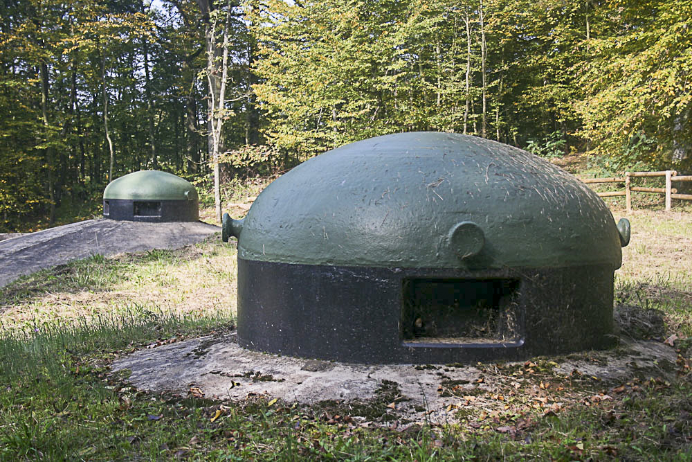 Ligne Maginot - GALGENBERG - A15 - (Ouvrage d'artillerie) - Entrée munitions
Les deux cloches GFM - Michel Teiten
